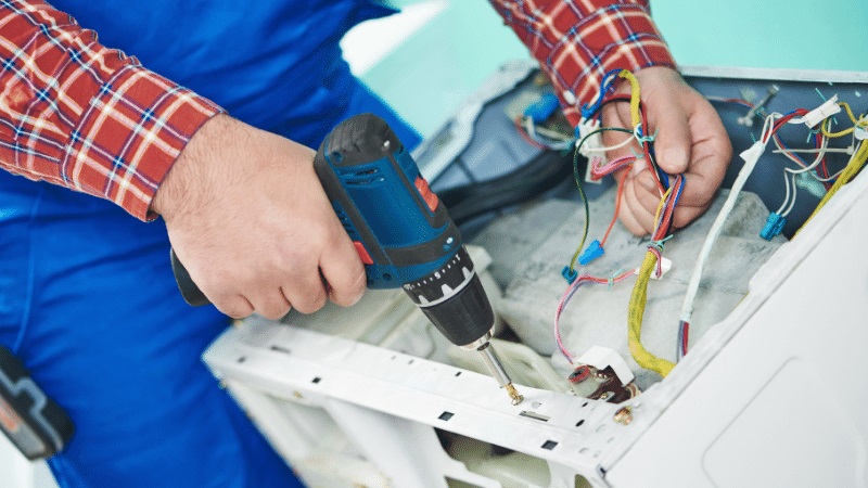 Güzelbahçe Vaillant Vaillant çamaşır makinesi kart tamiri – Su almama arızası orijinal parça ile giderildi. - Teknik servis örneği
